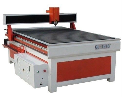 1500w ο βιομηχανικός Cnc πίνακας δρομολογητών προσάρμοσε την τρισδιάστατη ξύλινη Cnc μηχανή