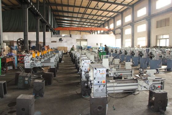 C6241 CNC Μεταλλικός Τόρνος 230V Δομή Διπλού Τοίχου Μεταλλικός Τόρνος Πάγκος